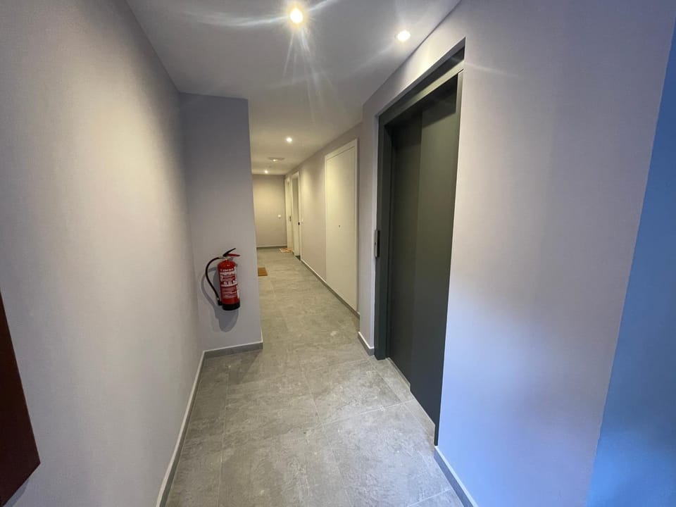Facade/entrance, elevator