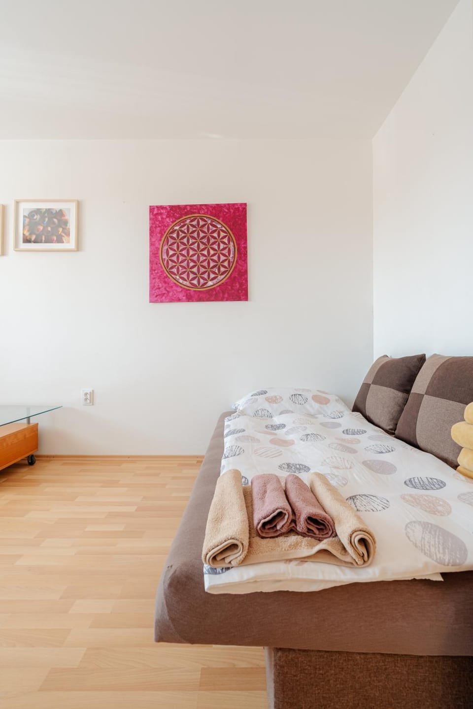 Living room, Photo of the whole room, Seating area, Bedroom