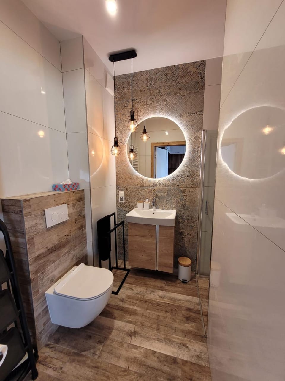 Shower, Toilet, Bathroom, hair dryier