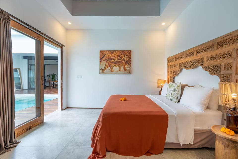 Bed, Bedroom, Pool view