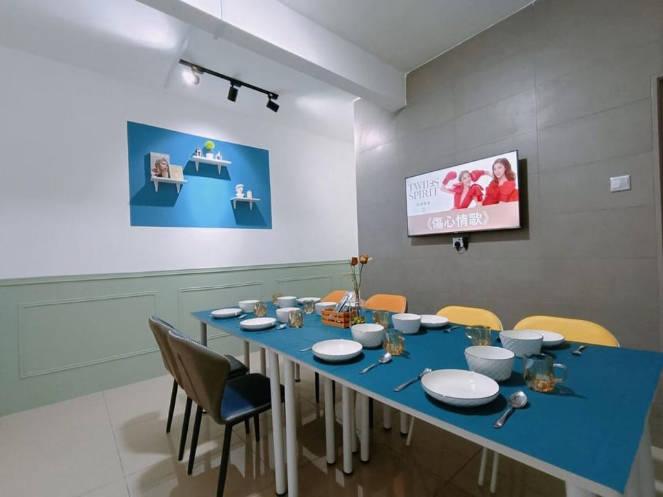 Living room, Dining area