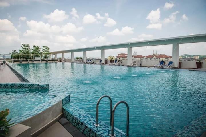 Swimming pool, Swimming pool