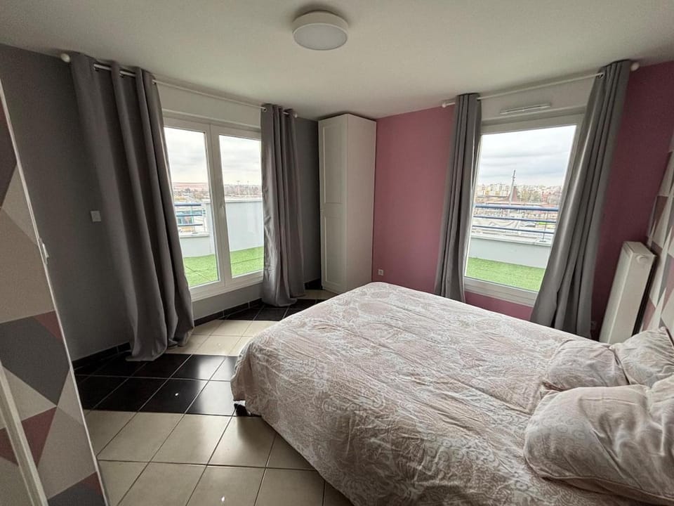 Attique avec terrasse - Zénith & centre-ville Apartment in Eckbolsheim