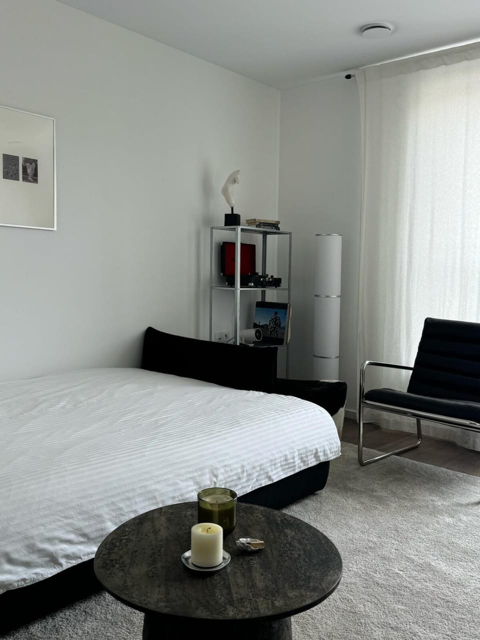 Bed, Living room