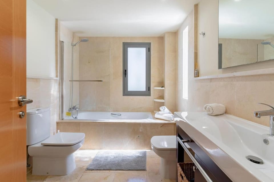 Casa Acosta - Stylish 2BR, Pool & Paddle Tennis in Los Flamingos Apartment in Costa del Sol