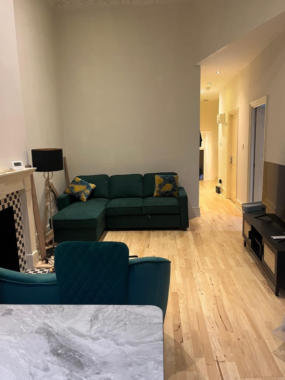 TV and multimedia, Living room, Photo of the whole room, Seating area