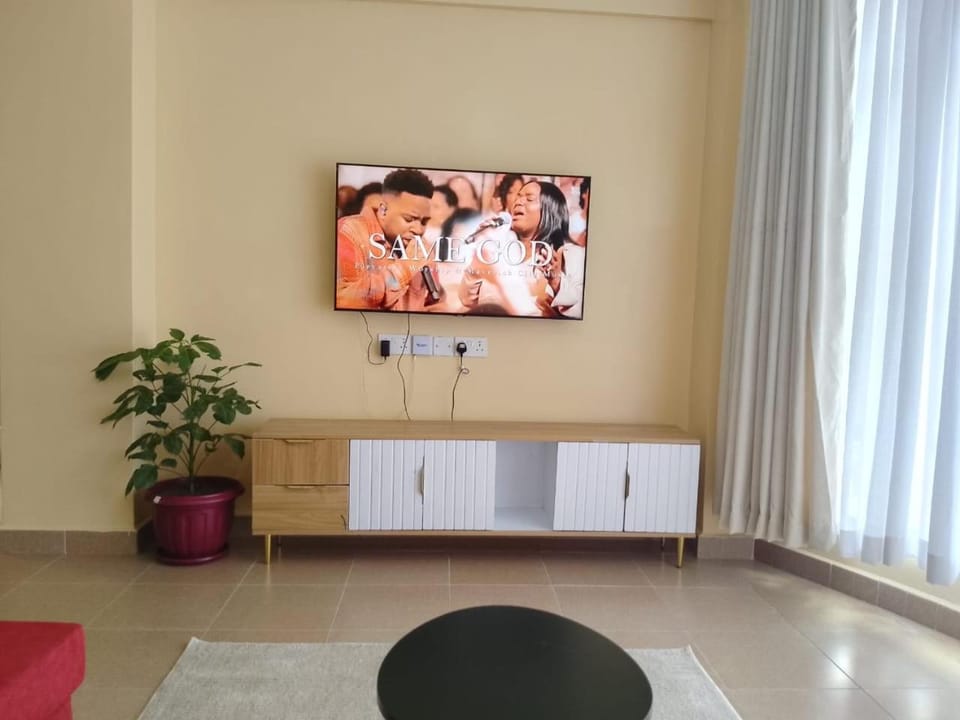 Communal lounge/ TV room, TV and multimedia, Living room, Seating area, Evening entertainment