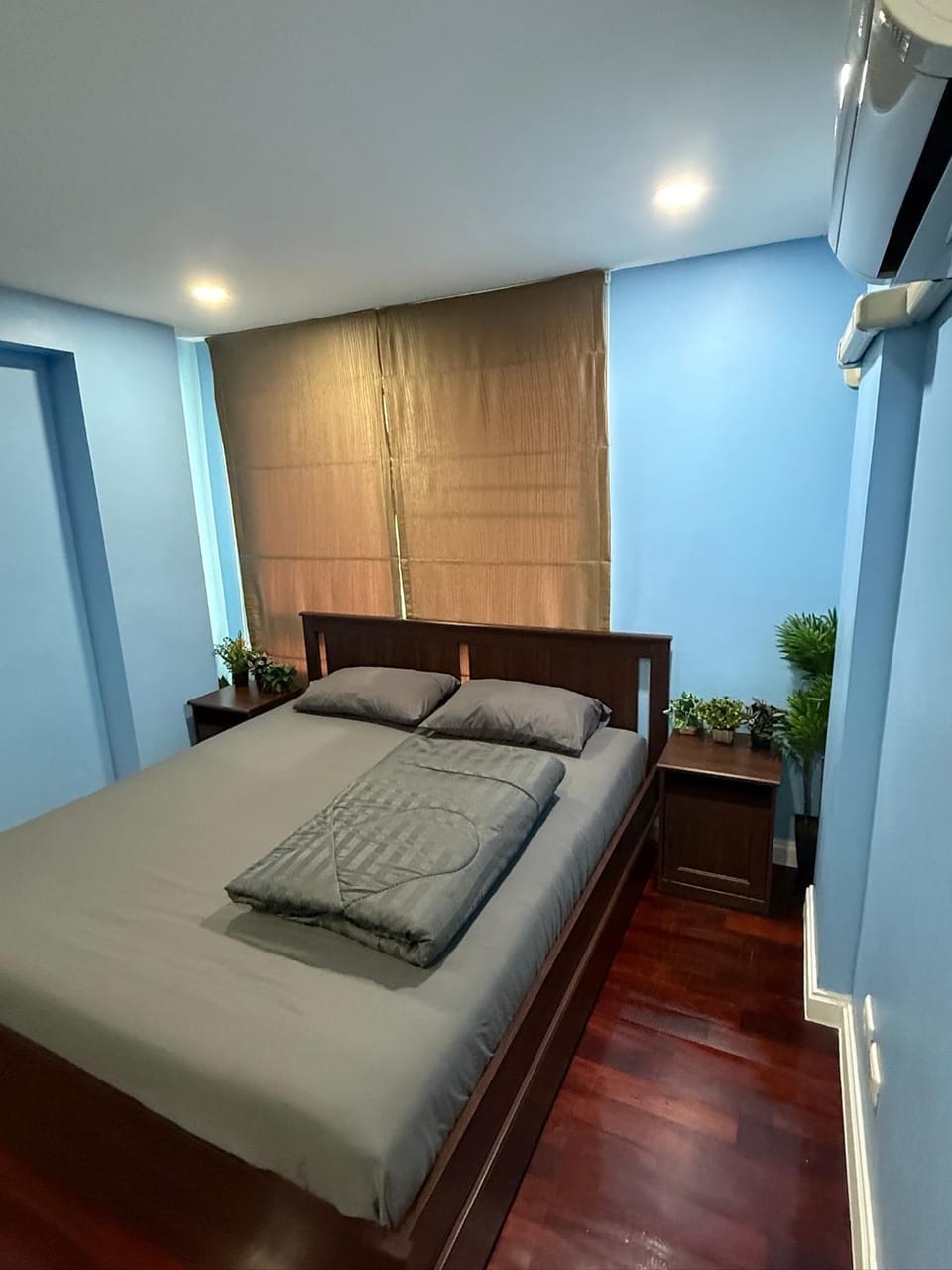 2 Bed Condo in the Heart of Bangkok Apartment in Bangkok