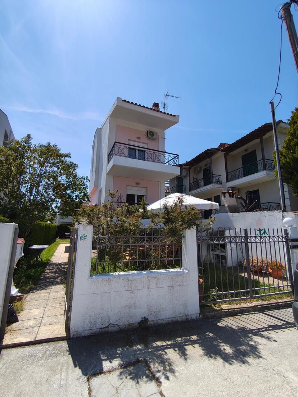 Property building, Street view