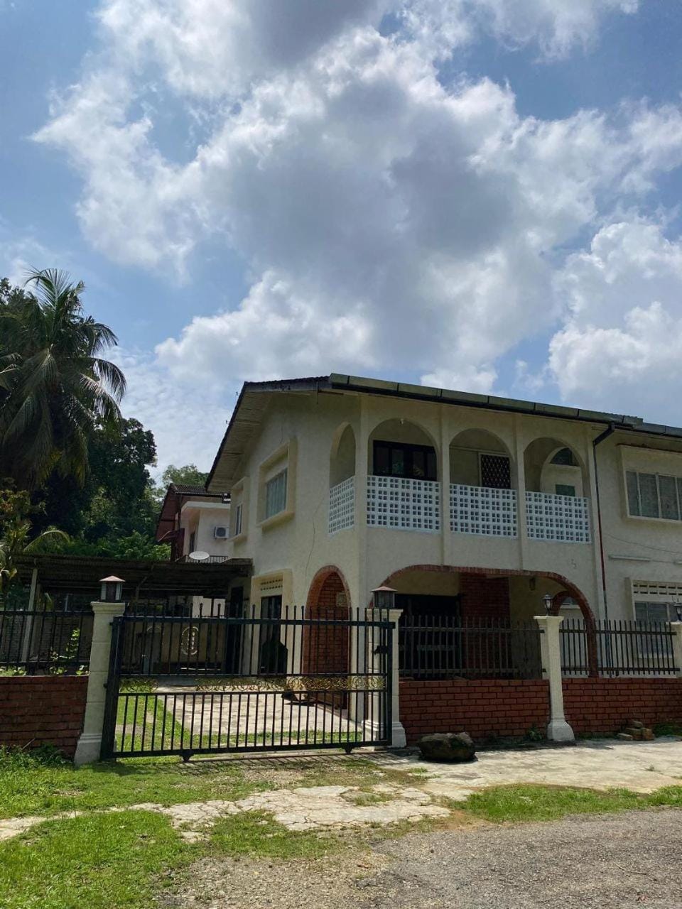 Property building, Day
