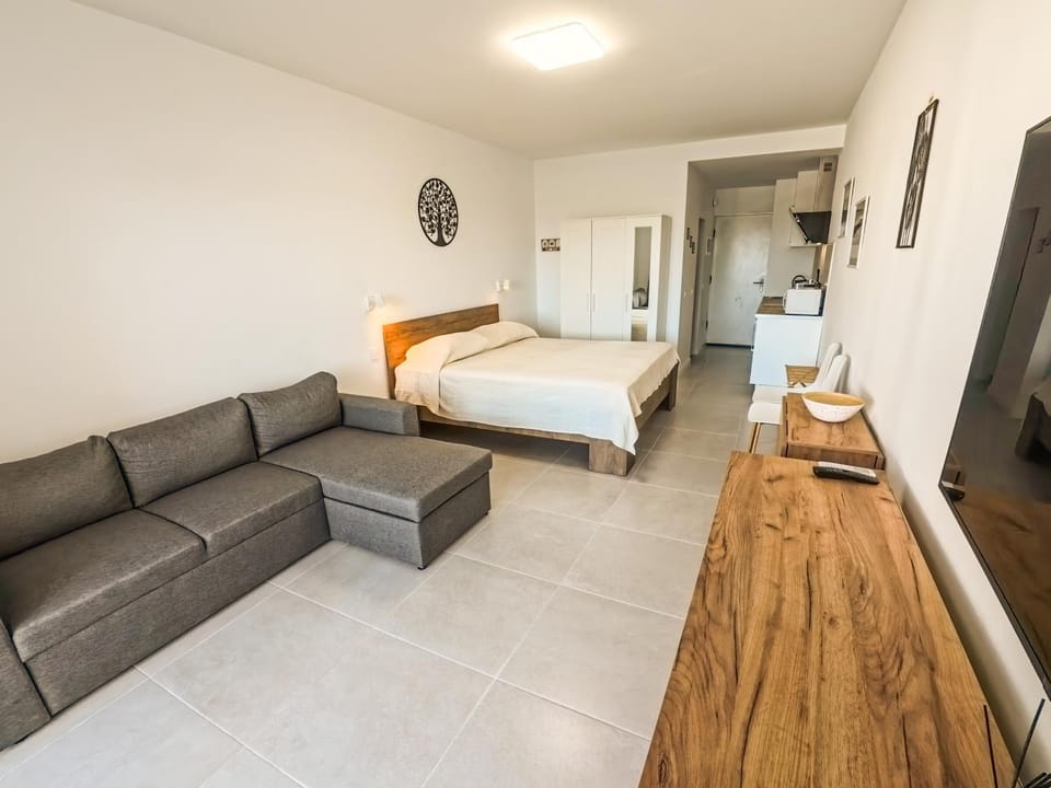 Bed, Living room