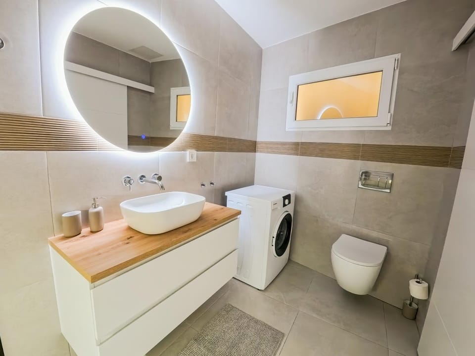 Toilet, Bathroom, washing machine