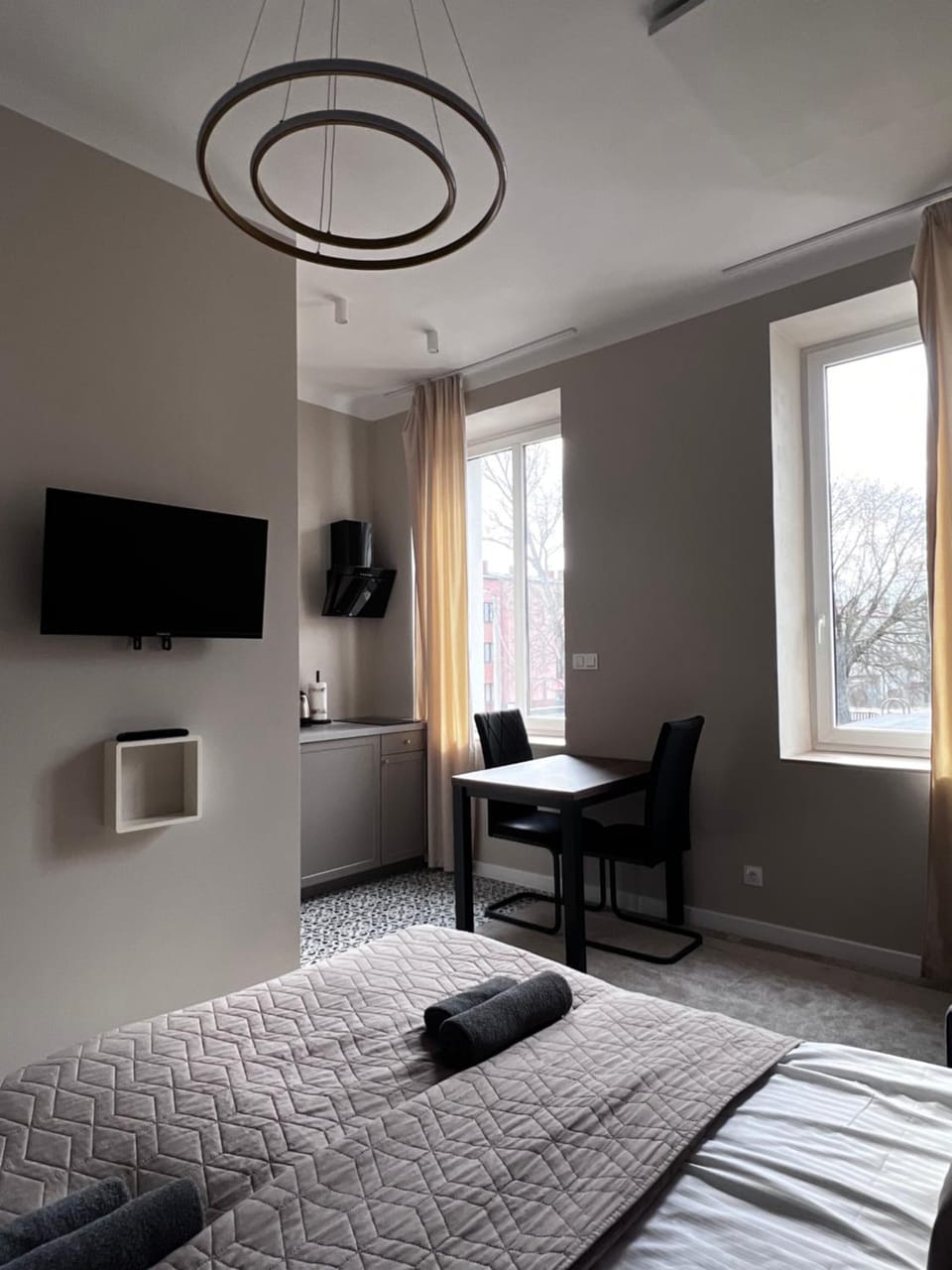 Bed, TV and multimedia, Kitchen or kitchenette, Living room, Photo of the whole room, Evening entertainment, Bedroom