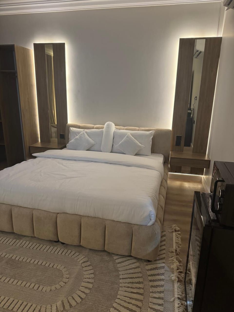 Suits guys Apartment in Al Madinah Province