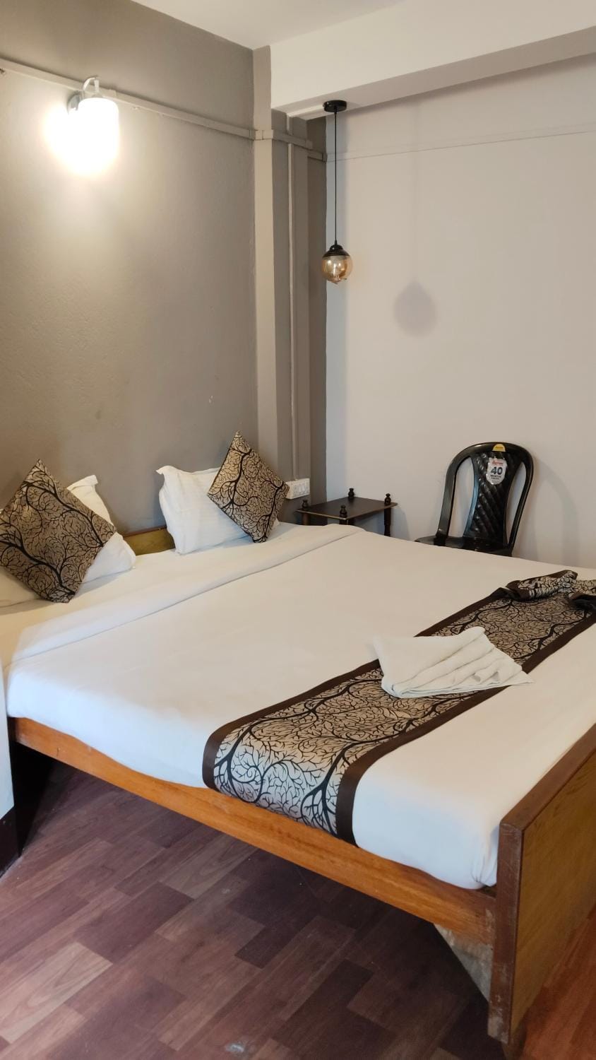 Hotel Sakura Mountain view Near Darjeeling Toy Train Station Hotel in Darjeeling