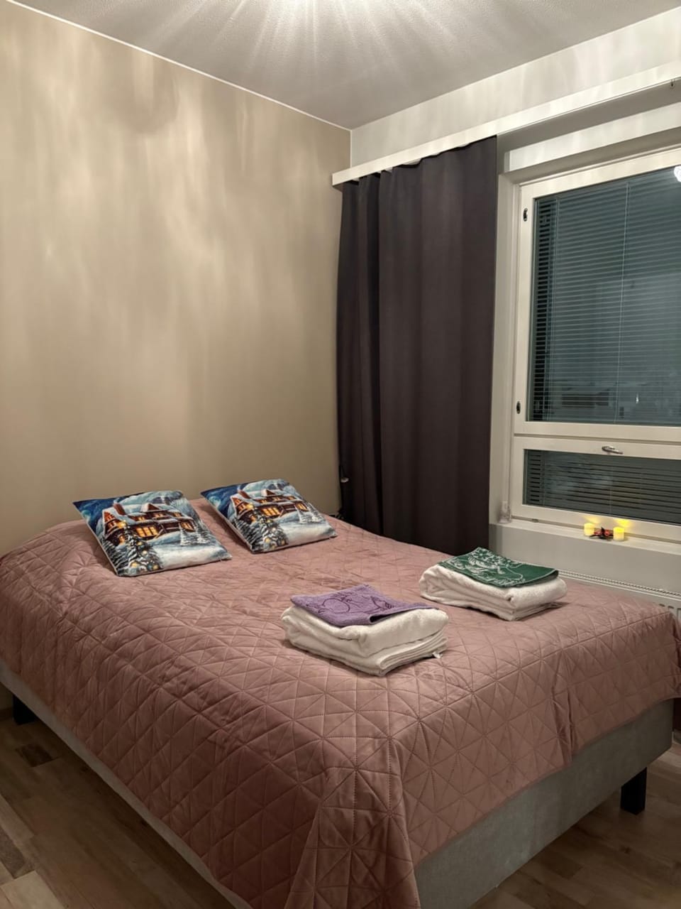 Bed, Photo of the whole room, Bedroom, towels