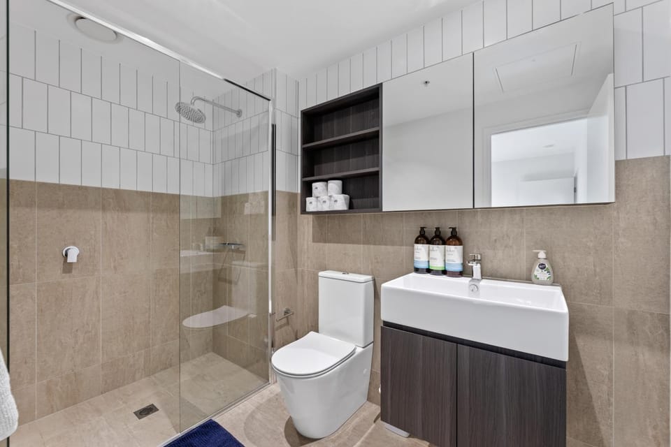 Shower, Toilet, Bathroom