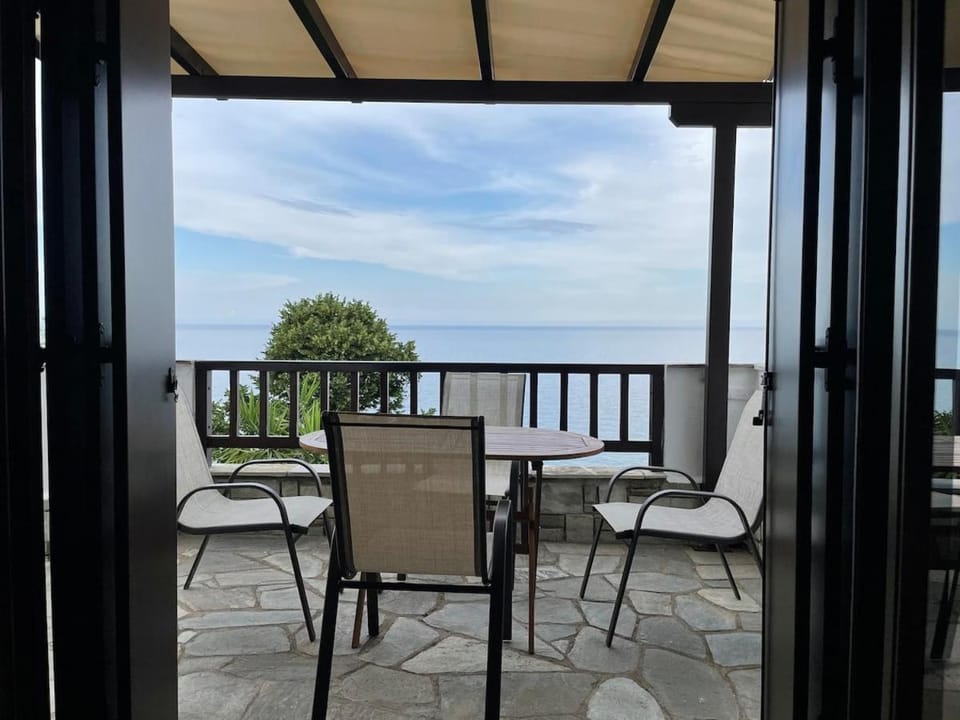 Just renovated seaside home 80 meters from the sea Apartment in Magnesia Prefecture, Greece
