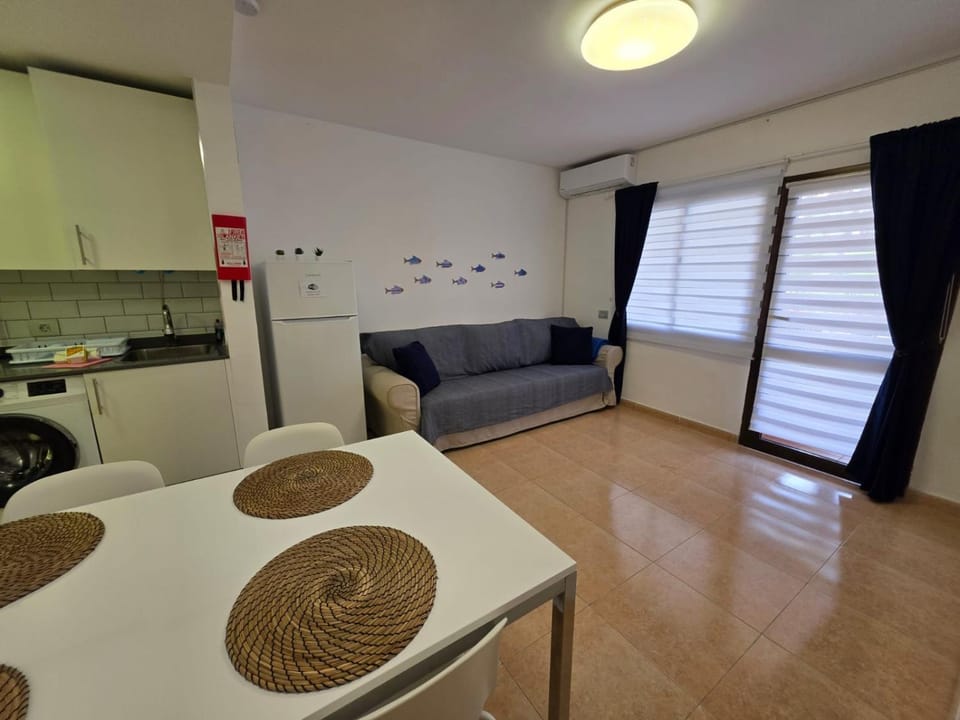 Living room, Lunch