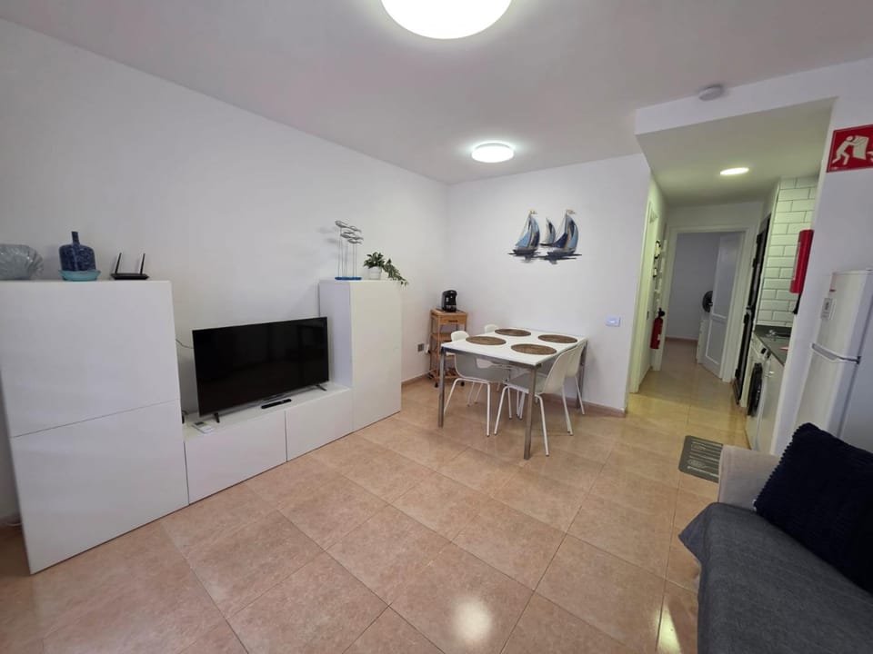 Living room, Lunch