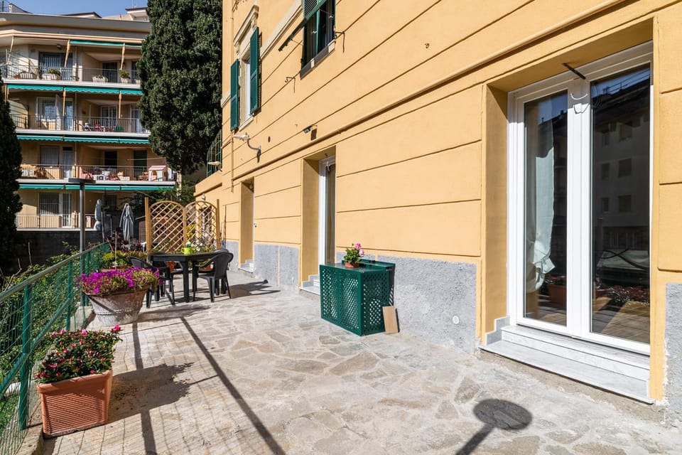 Property building, Spring, Balcony/Terrace, Balcony/Terrace, Garden view