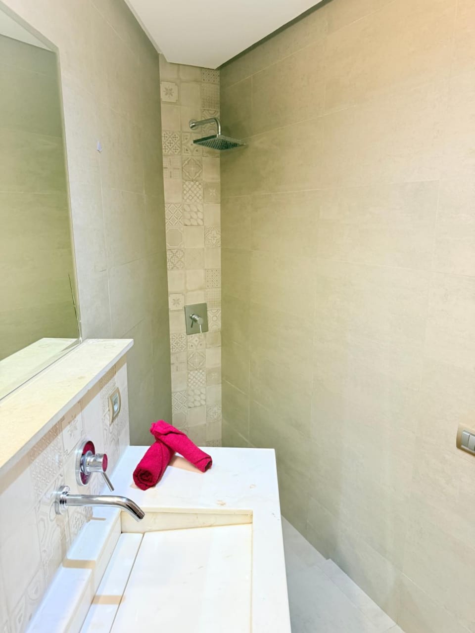 Shower, Bathroom, towels