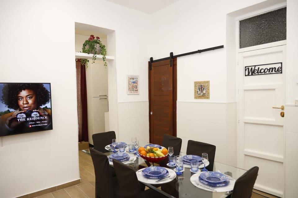 TV and multimedia, Dining area