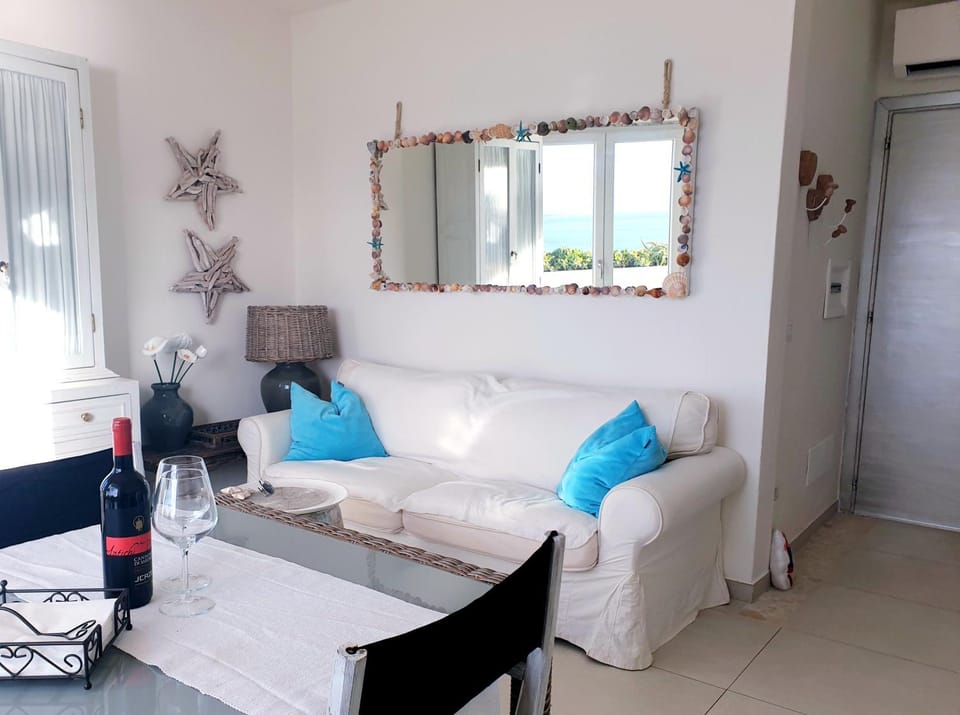 Bed, Living room