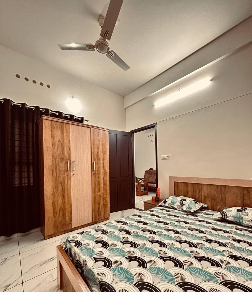 Bed, Photo of the whole room, Bedroom, wardrobe