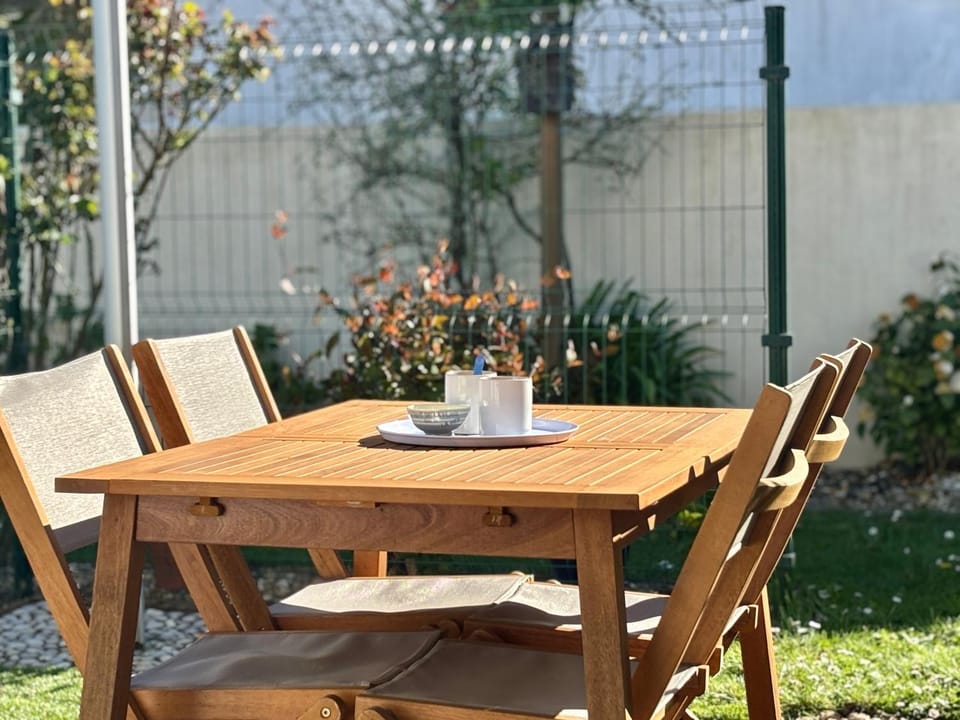 Patio, Spring, Day, Garden, Dining area, Garden view