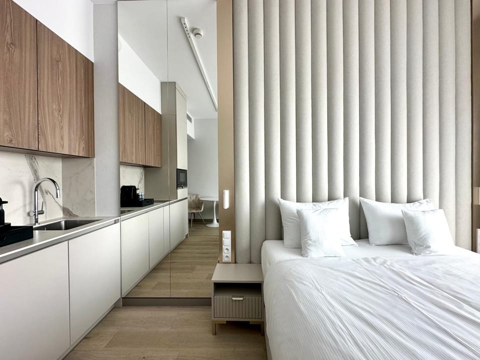 Bed, Kitchen or kitchenette, Photo of the whole room, Bedroom