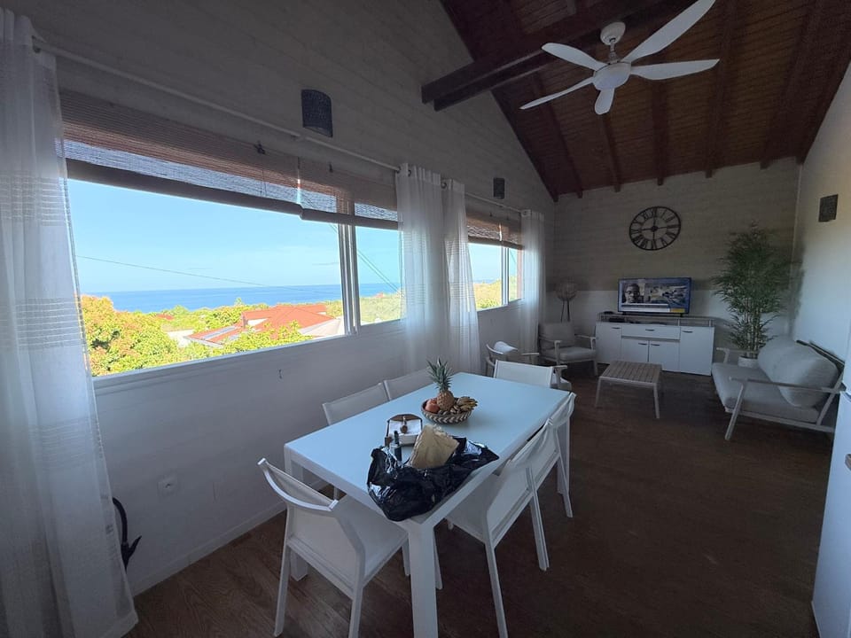 TV and multimedia, Dining area, Sea view, internet