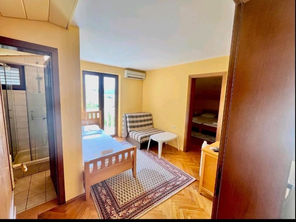 Nikolić Sonnenschein Bed and Breakfast in Budva