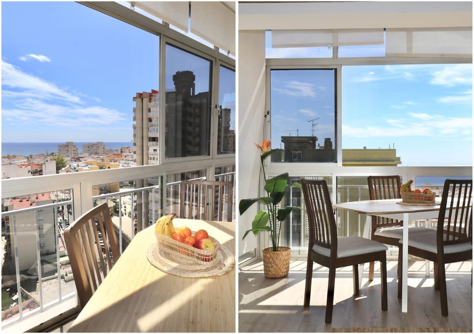 Day, View (from property/room), Balcony/Terrace, Living room, Food and drinks, Seating area, Dining area, Food, City view