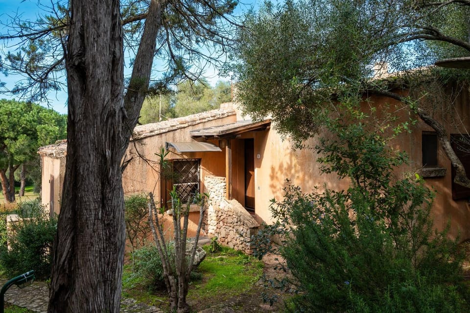 Property building, Facade/entrance, Off site