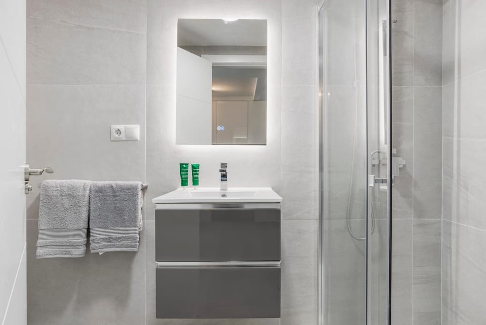 Shower, Bathroom