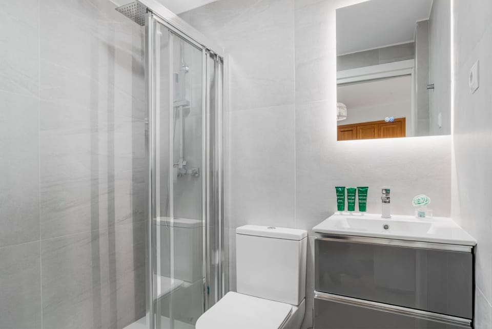 Shower, Bathroom