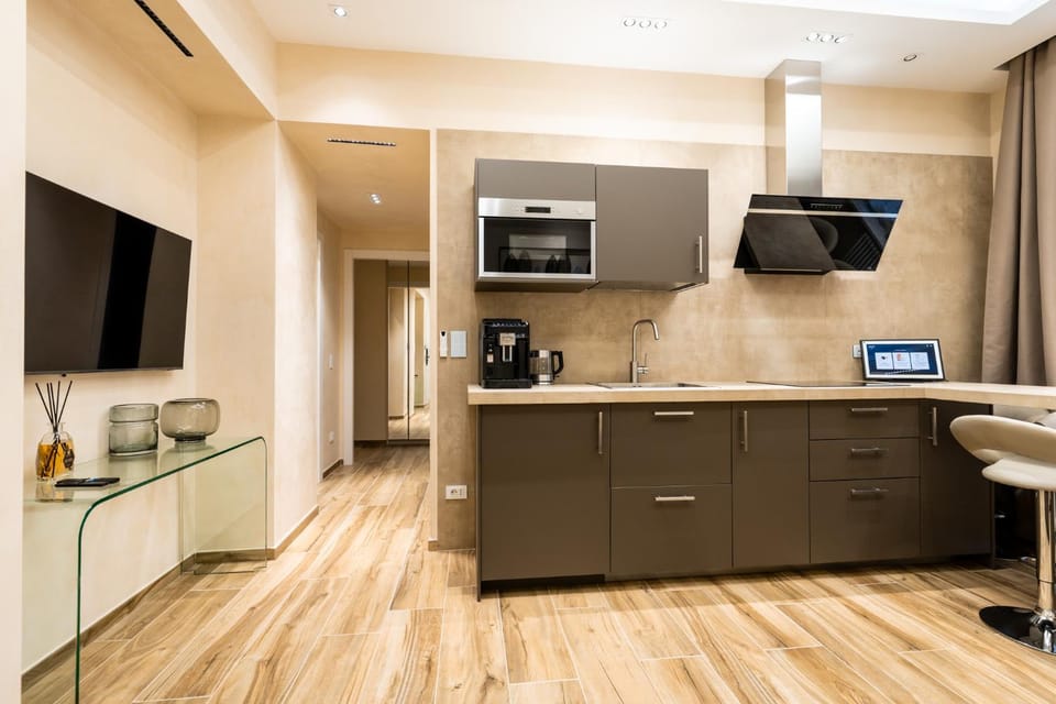 TV and multimedia, Kitchen or kitchenette, stove