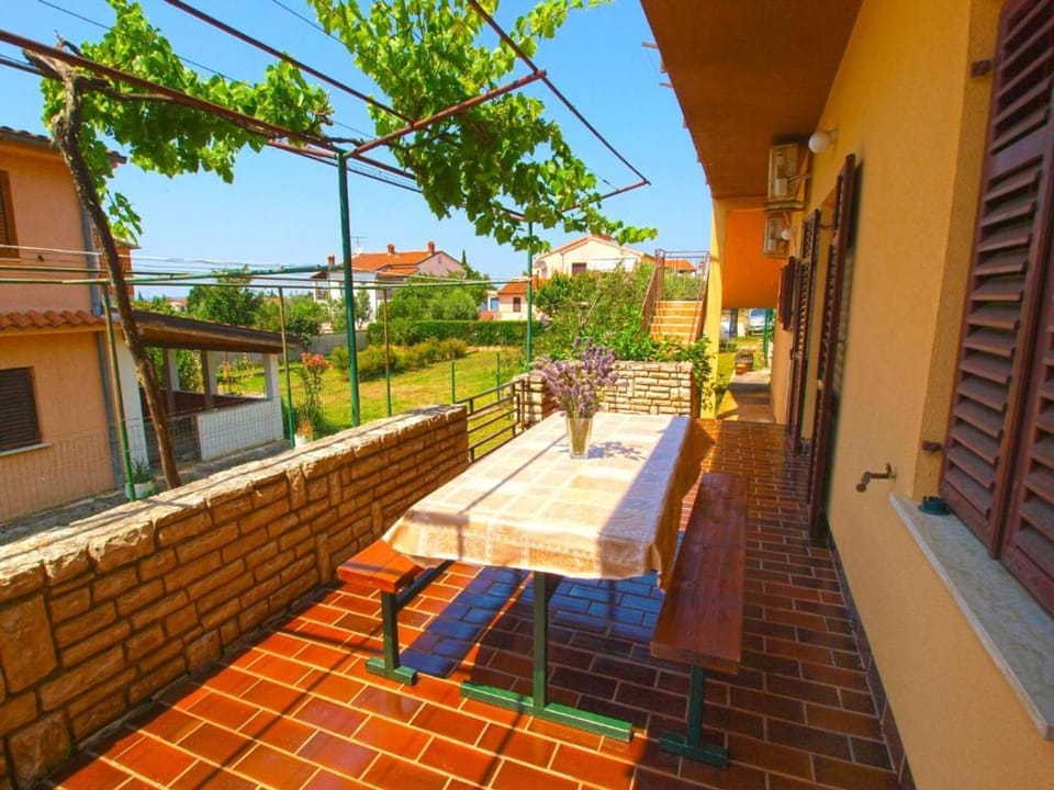 Balcony/Terrace, furniture