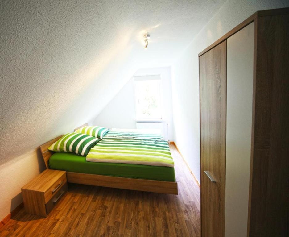 Bed, Photo of the whole room, Bedroom, wardrobe