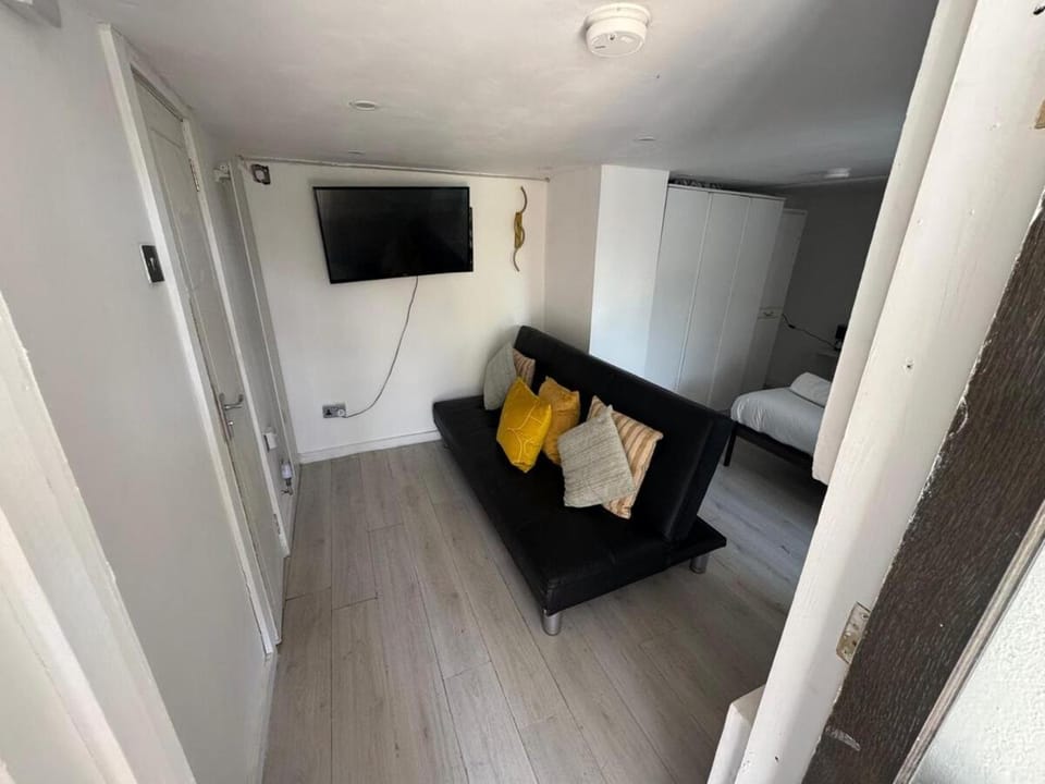 Swansea Studio Flat, 1-Bedroom, Central Apartment in Swansea