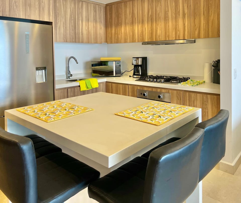 Dining area, kitchen