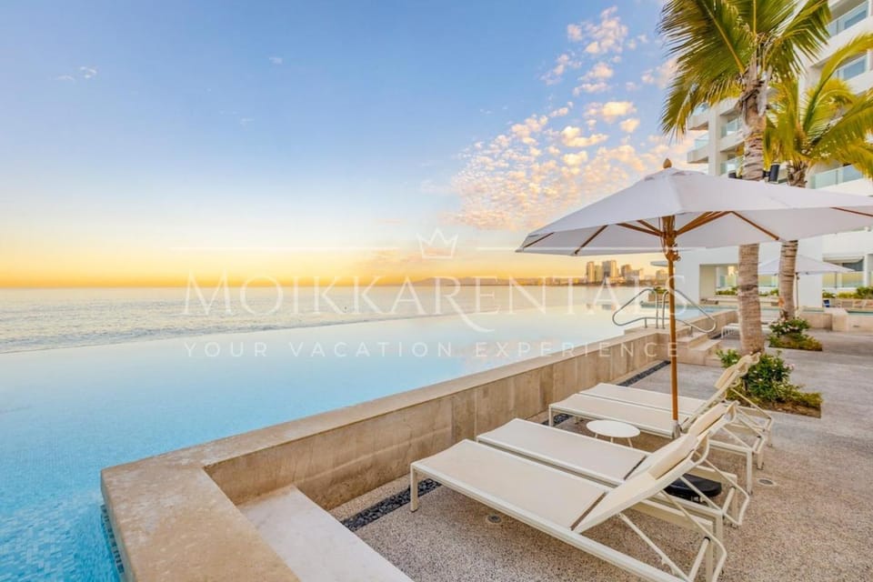 Day, Natural landscape, Pool view, Sea view, Swimming pool, Sunrise, sunbed