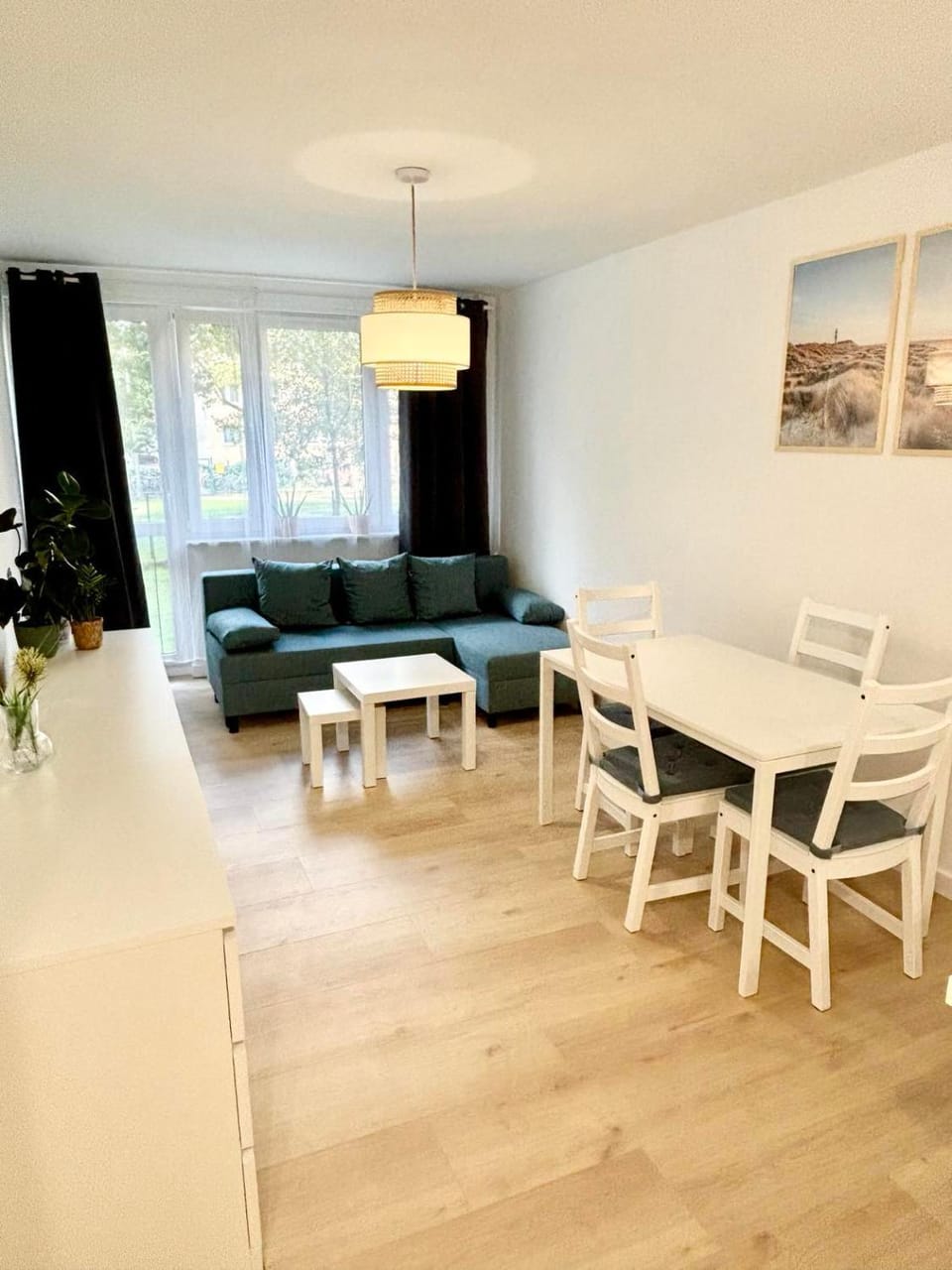 Living room, Seating area, Dining area