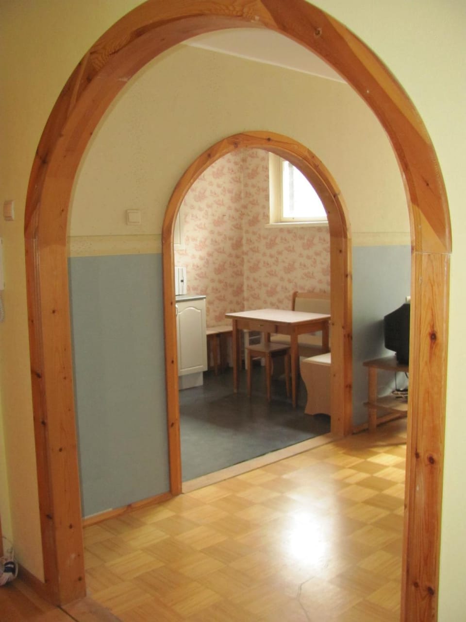 Day, Decorative detail, Dining area