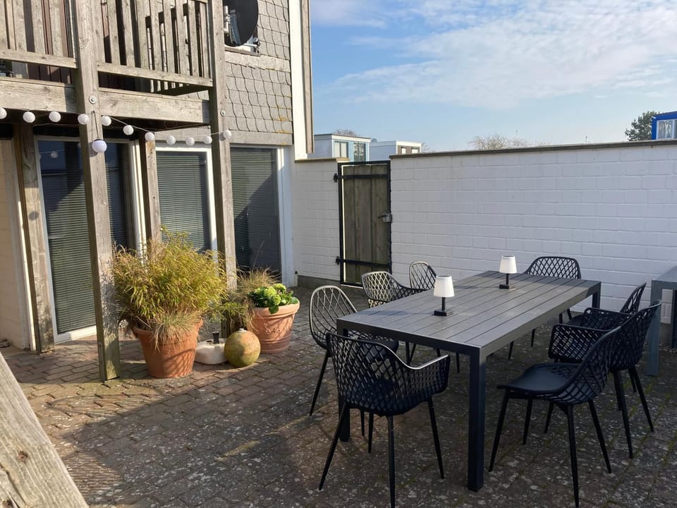 Patio, Garden, Balcony/Terrace, Balcony/Terrace