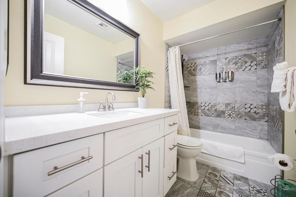Spacious Henderson Hidden Gem! Apartment in Green Valley North
