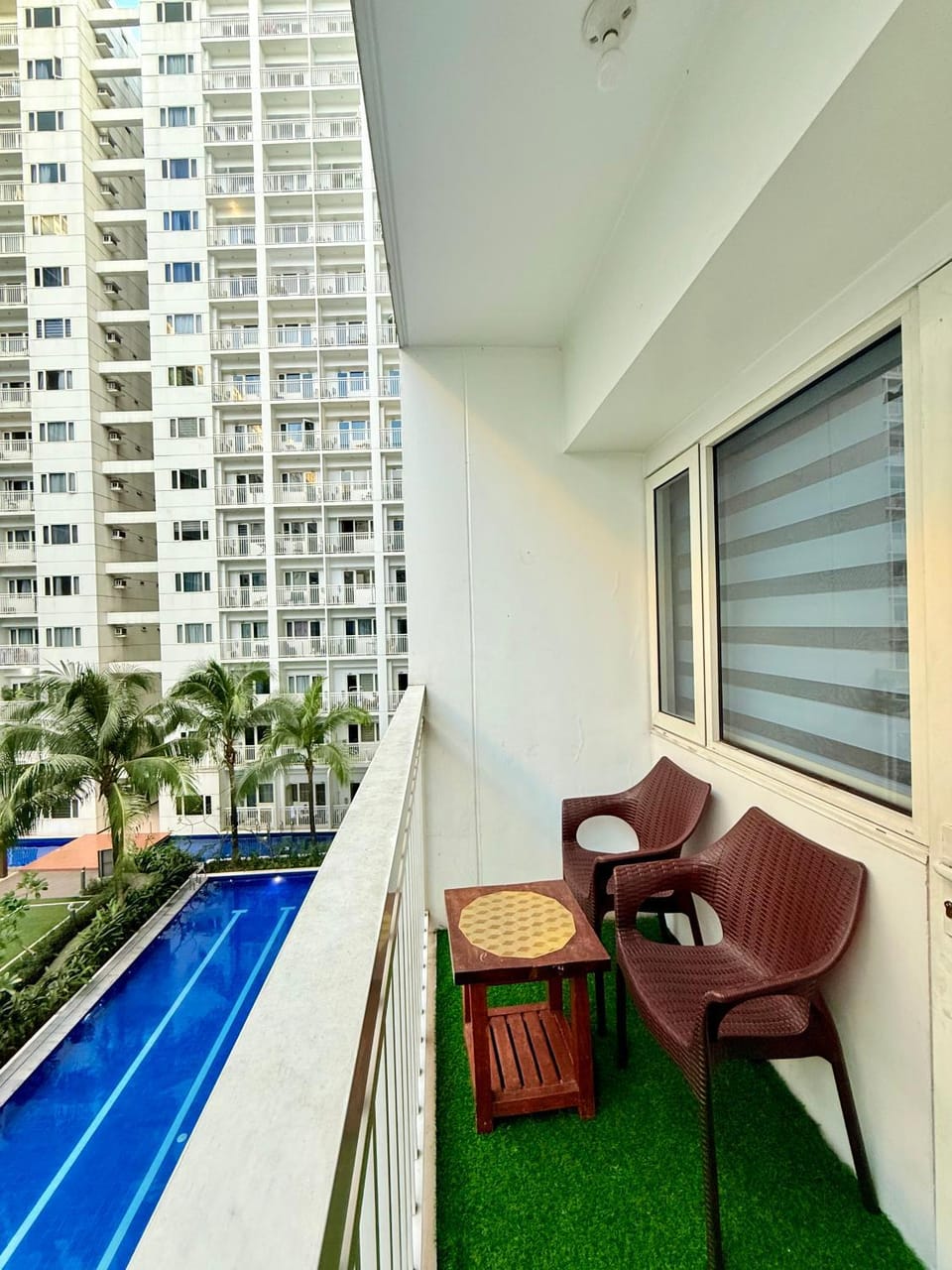 Property building, Day, View (from property/room), Balcony/Terrace, Pool view, Swimming pool, sunbed