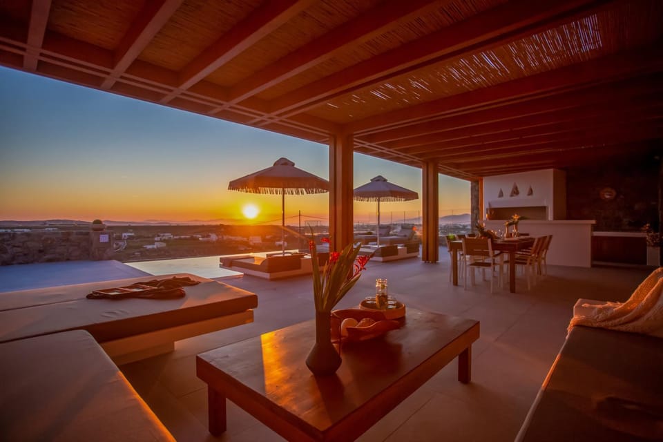Patio, Balcony/Terrace, Seating area, Dining area, Sunset