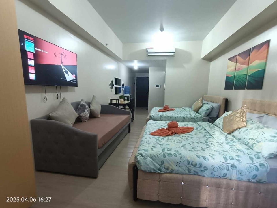 81 Newport Boulevard across Manila Airport NAIA T3 Apartment in Pasay